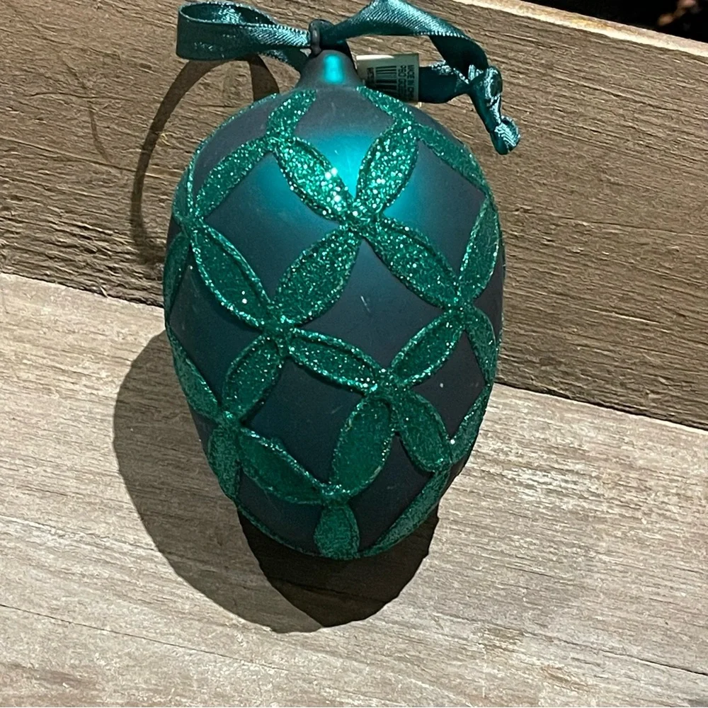 Williams Sonoma emerald green Christmas ornament